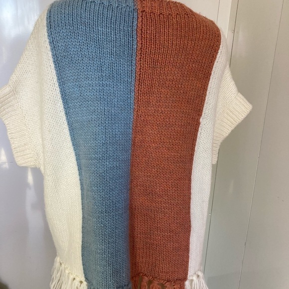 𝅺m. I.H .Jeans wool/ alpaca fringe vest / sweater . Med - Picture 8 of 10